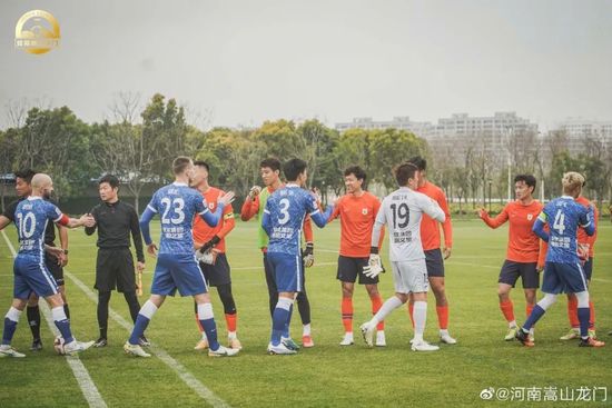剧集由蒂姆·波顿，詹姆斯·马歇尔执导，珍娜·奥尔特加、凯瑟琳·泽塔-琼斯、路易斯·古兹曼等回归出演，克里斯托弗·洛伊德 娜奥米·沃茨新片挺大肚 与《戴安娜》形象甚远 2013-07-12 当地时间7月10日，纽约，娜奥米·沃茨正在拍摄新片《圣文森特德凡奈斯》（St.Vincent de Van Nuys）。