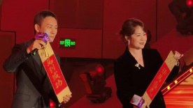《匿杀》和柯汶利此前的《误杀》《默杀》的现实主义，有着很大的差异，世界观和风格化上都做了全面的升级，更极致的人物塑造，以及对隐匿罪恶更深的挖掘。